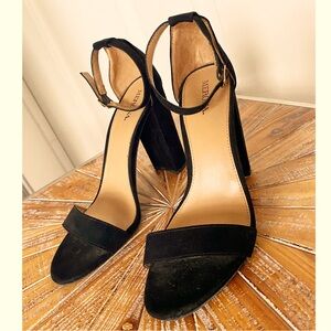 Used Merona Black Faux Suede Strappy Sandals in Size 9
